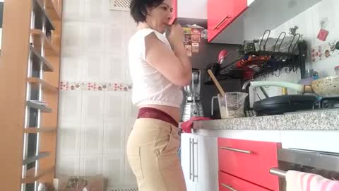 Snapshot of _antomouth_paradise chatting on December 21, 2024, 2:15 pm antonia online show from December 21, 2024, 2:15 pm