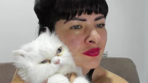 Snapshot of _antomouth_paradise chatting on February 5, 2025, 11:06 pm antonia online show from February 5, 2025, 11:06 pm