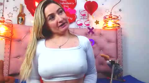 _antonella_11 online show from February 25, 2025, 11:55 pm