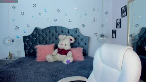 antonnela online show from January 21, 2025, 2:26 pm