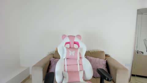    online show from January 27, 2025, 1:19 pm