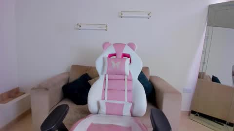    online show from December 20, 2025, 12:34 pm