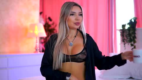 Arielle online show from November 21, 2025, 10:03 am