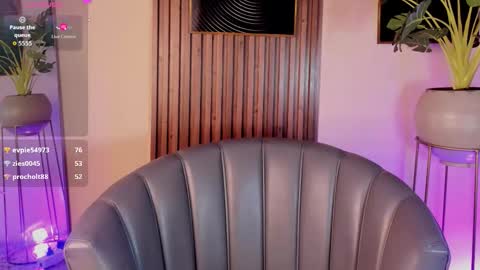   online show from November 13, 2025, 12:26 pm