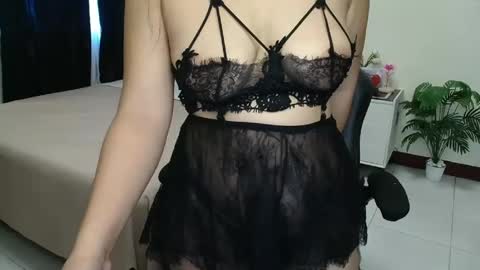 Angie online show from September 12, 2025, 2:55 am