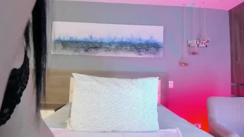 Ashly online show from October 26, 2025, 6:36 pm