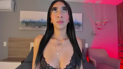 Ashly online show from October 31, 2025, 1:45 pm