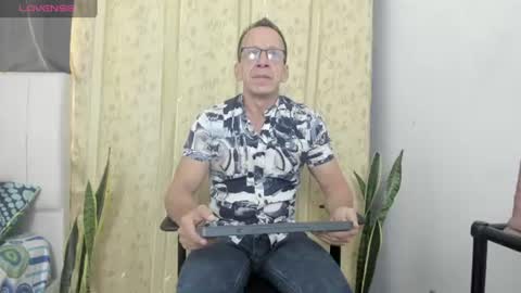 Axel online show from July 8, 2026, 11:48 am