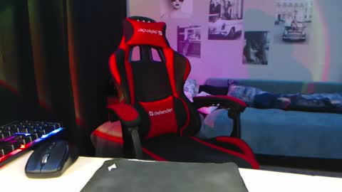 Tiffany online show from September 23, 2025, 11:52 pm