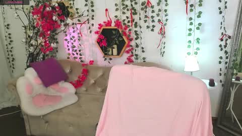 Bella online show from April 4, 2026, 8:28 pm