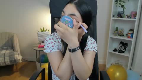 Bella Evans online show from May 22, 2026, 5:03 am