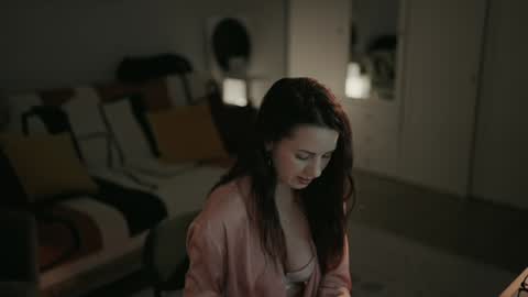 Snapshot of _blackbee_ chatting on September 10, 2025, 11:32 am Lili online show from September 10, 2025, 11:32 am