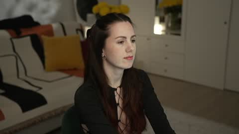 Snapshot of _blackbee_ chatting on September 20, 2025, 11:44 am Lili online show from September 20, 2025, 11:44 am