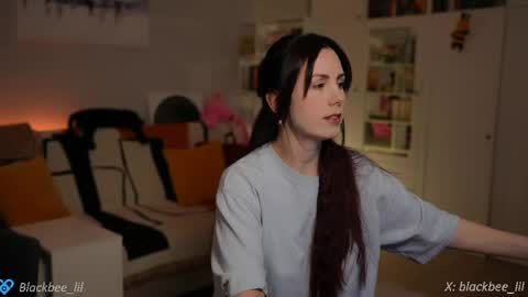 Lili online show from May 26, 2026, 5:20 pm