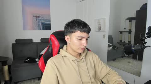 Snapshot of _blakee chatting on December 21, 2024, 5:36 am B L A K E online show from December 21, 2024, 5:36 am