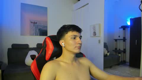 Snapshot of _blakee chatting on January 16, 2025, 5:53 am B L A K E online show from January 16, 2025, 5:53 am