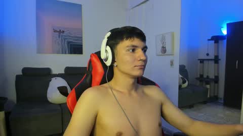 Snapshot of _blakee chatting on January 20, 2025, 3:37 am B L A K E online show from January 20, 2025, 3:37 am