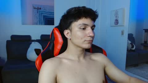 Snapshot of _blakee chatting on February 4, 2025, 2:07 am B L A K E online show from February 4, 2025, 2:07 am