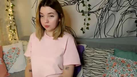 Elizabeth online show from October 16, 2025, 1:23 pm