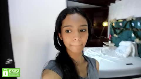 _bonnyandclyde online show from January 5, 2026, 5:27 pm