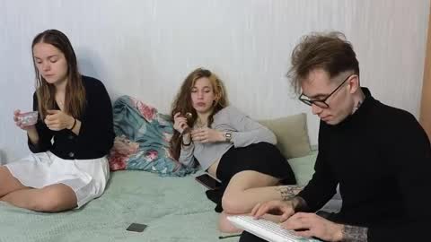 _by_double_sexy_miss_ online show from April 18, 2026, 4:16 am