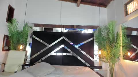 Candy online show from November 7, 2025, 6:30 pm