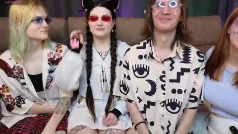 _capybara0_0 online show from March 2, 2025, 1:26 am