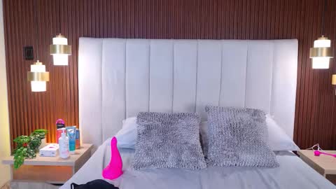 Snapshot of _cate_ chatting on February 20, 2026, 8:42 pm _cate_ online show from February 20, 2026, 8:42 pm