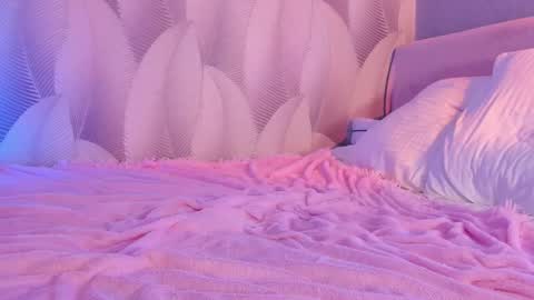 Snapshot of _ccrystaa_ chatting on March 1, 2025, 8:23 am Christina Chris online show from March 1, 2025, 8:23 am