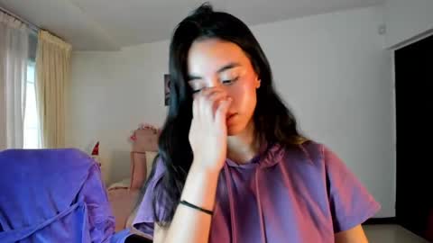 Snapshot of _charlotte_evans_2 chatting on January 3, 2025, 8:32 pm Charlote online show from January 3, 2025, 8:32 pm