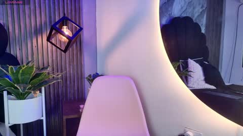 Snapshot of _charlotte_queen_ chatting on April 28, 2026, 2:00 pm _charlotte_queen_ online show from April 28, 2026, 2:00 pm