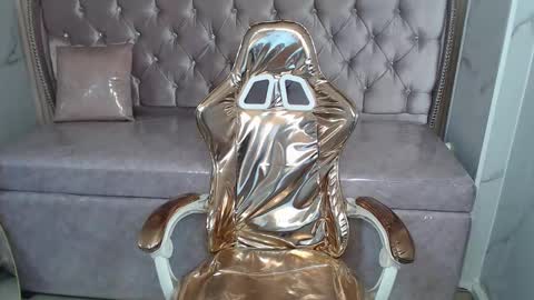 _charlottee_b online show from March 12, 2026, 8:48 pm