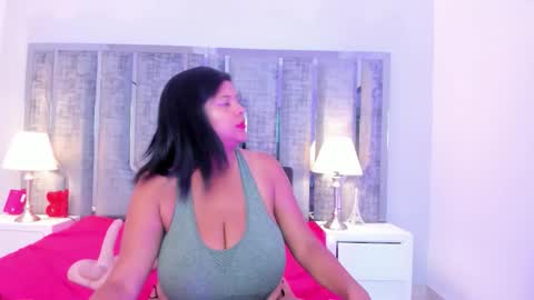 Snapshot of _ciara_benet_ chatting on December 2, 2025, 12:10 pm _ciara_benet_ online show from December 2, 2025, 12:10 pm