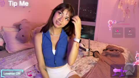 _cute_isabella_ online show from May 27, 2026, 11:35 pm
