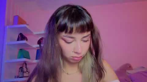 _cute_isabella_ online show from July 5, 2026, 4:19 am