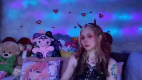 Kate online show from April 15, 2026, 7:58 pm