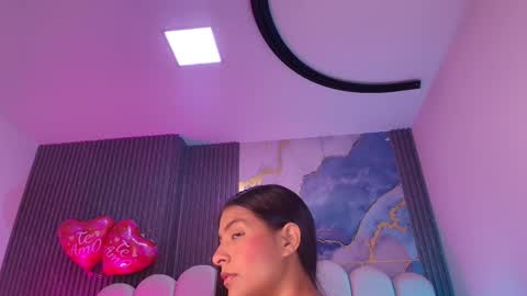 Dione online show from March 4, 2026, 7:53 pm