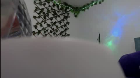 Snapshot of _donniia_ chatting on January 27, 2025, 12:37 pm Dannia online show from January 27, 2025, 12:37 pm