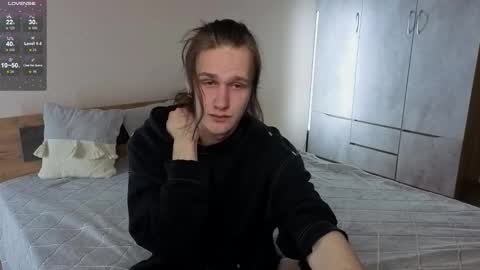 Snapshot of _dream_boys_ chatting on November 17, 2025, 10:37 pm _dream_boys_ online show from November 17, 2025, 10:37 pm