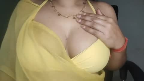 _dreamgirl_0 online show from April 16, 2026, 9:54 am