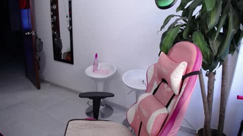 Abbye online show from December 23, 2024, 2:28 pm