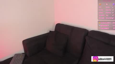 Snapshot of _e_m_m_a_1 chatting on March 10, 2025, 3:20 pm Emma and Tonny online show from March 10, 2025, 3:20 pm