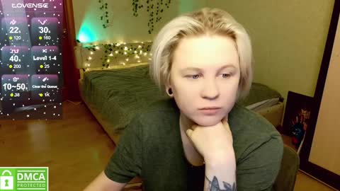 Snapshot of _elven_dreams__ chatting on December 16, 2024, 5:59 am chloue and Gretta online show from December 16, 2024, 5:59 am