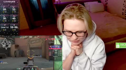 Snapshot of _elven_dreams__ chatting on February 5, 2025, 2:26 pm chloue and Gretta online show from February 5, 2025, 2:26 pm