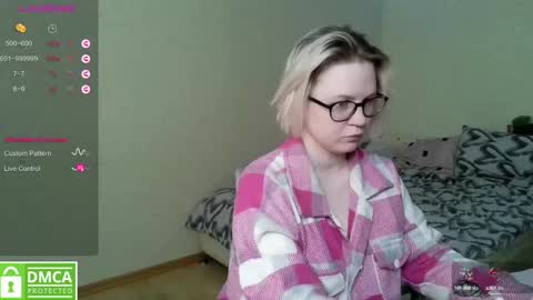 Snapshot of _elven_dreams__ chatting on March 10, 2025, 9:32 am chloue and Gretta online show from March 10, 2025, 9:32 am