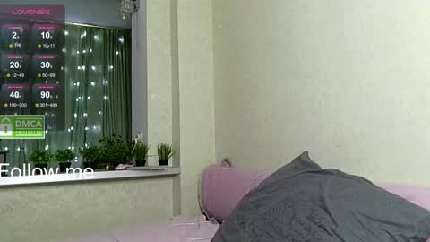 chloue and Gretta online show from December 2, 2025, 10:20 am