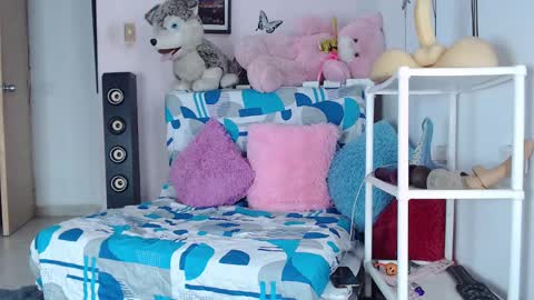 Emily Valencia online show from March 4, 2025, 5:53 am