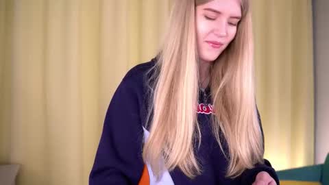 Snapshot of _ethereal_vibe_ chatting on March 3, 2026, 4:18 am Maria online show from March 3, 2026, 4:18 am