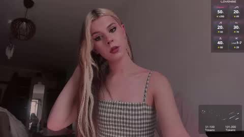 Snapshot of _eva_pleasure_ chatting on April 19, 2026, 8:13 am Eva online show from April 19, 2026, 8:13 am