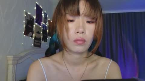 EveEva online show from September 24, 2025, 7:55 am